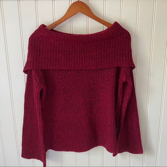 Design Lab Off the Shoulder Sweater - Picture 3 of 5
